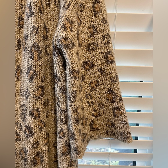 Anthropologie - Leopard Sweater/Cardigan - Picture 4 of 9